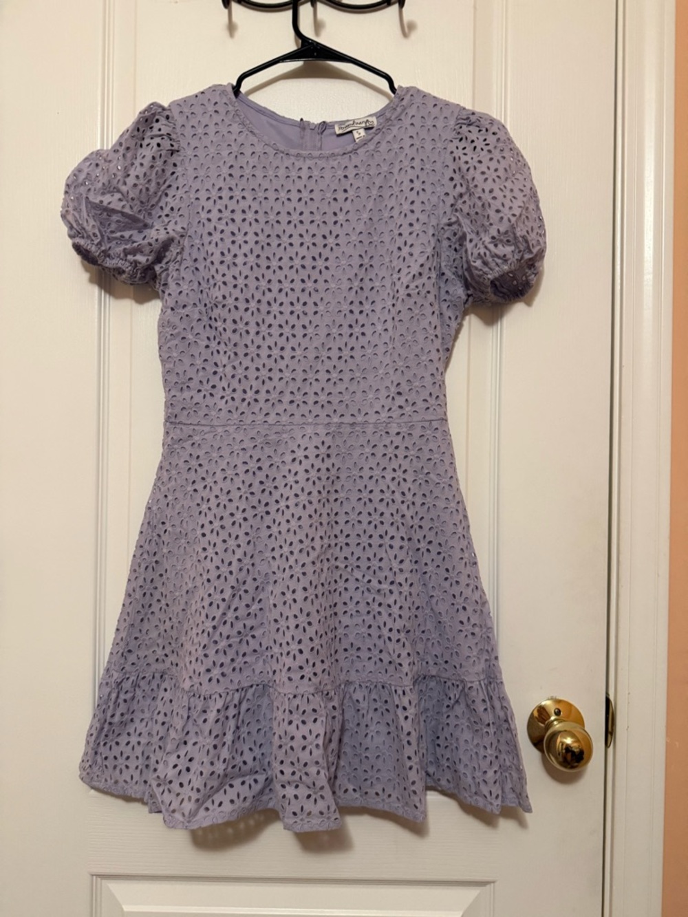 Women’s Lavender Eyelet Puff-Sleeve Dress